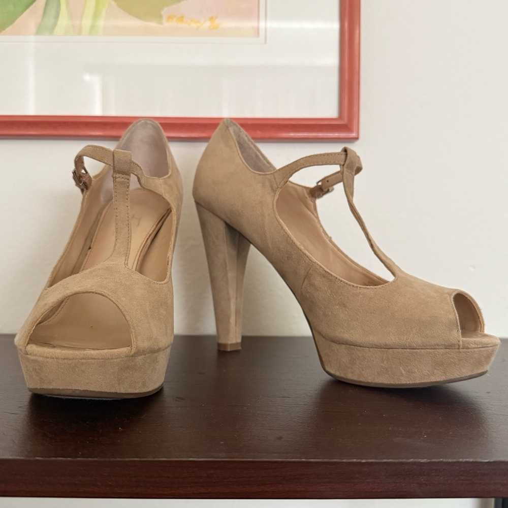 Marc Fisher “Toby3” T-Strap Heel – Light Natural - Size 9M